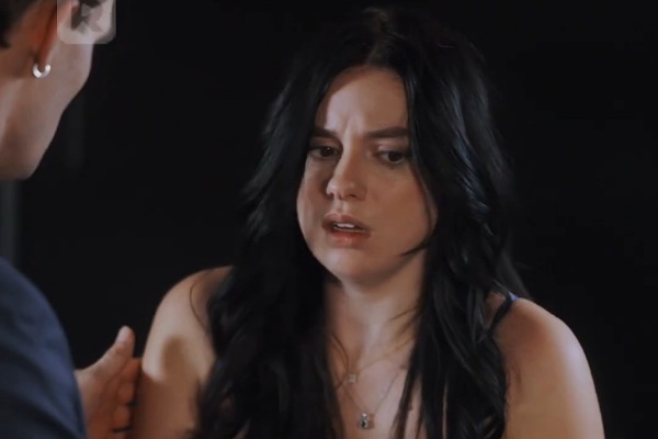 Hillbilly Girlie Marries a Billionaire Plot