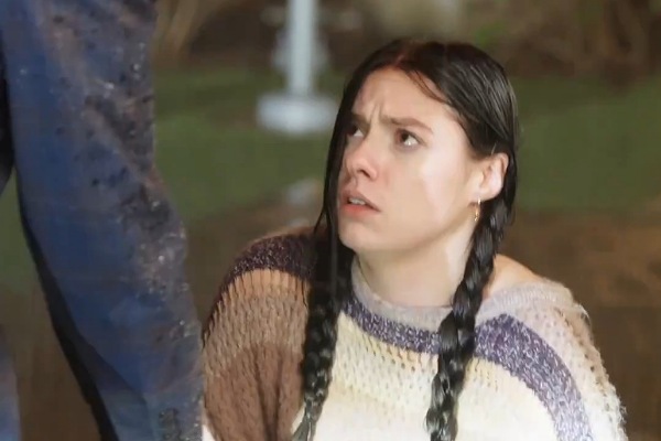 Hillbilly Girlie Marries a Billionaire Plot