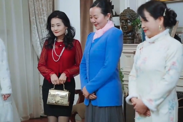 The Double Life of My Deliveryman Husband story three women