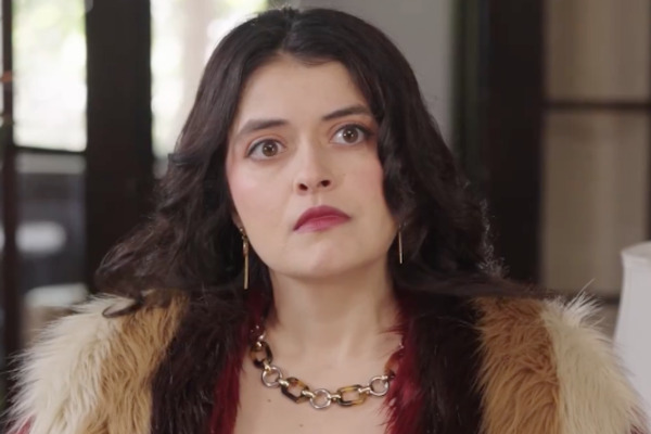 The Alpha’s Virgin Captive Female Antagonist