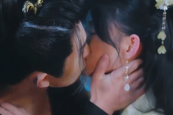 From Fat to Fierce Empress Chinese Movie