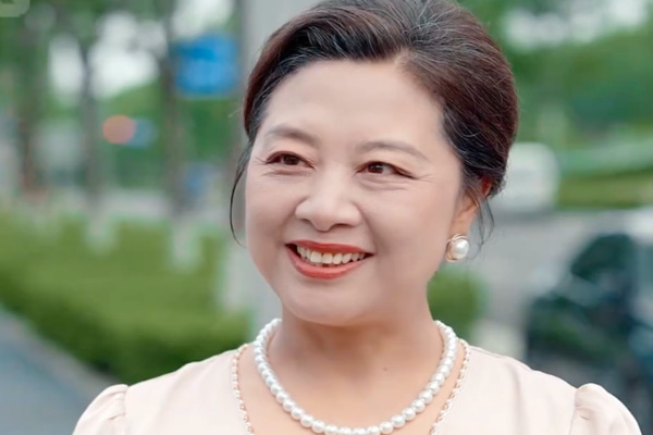 Real Vs. Fake Heiress Supporting Actress