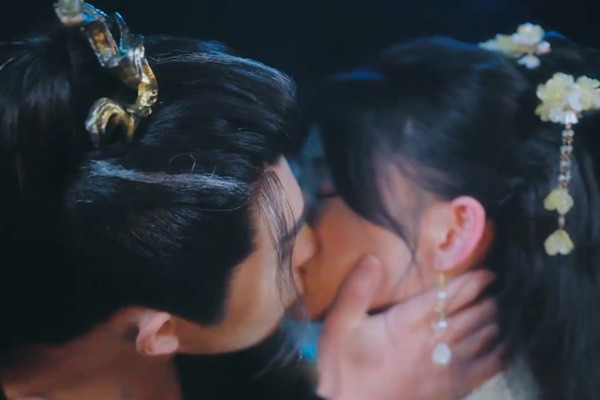 The Throne’s Forbidden Love Highlights