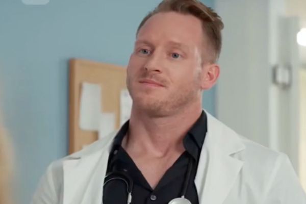 Escorting The Ruthless Billionaire Doctor Lead Actor