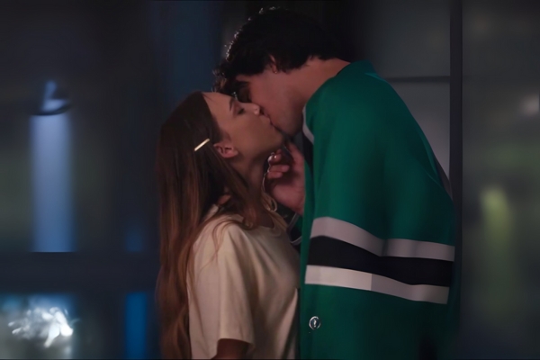 Tutor falls for the hottest jock in school actors