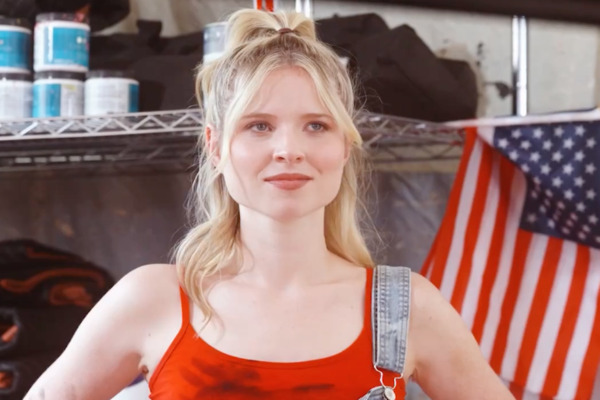 You Drive Me Crazy Lead Actress
