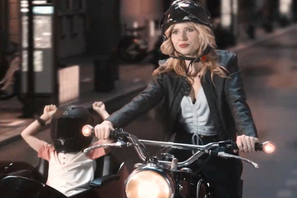 You Drive Me Crazy Plot