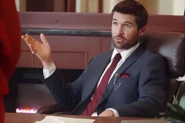 a new godfather in town reelshort