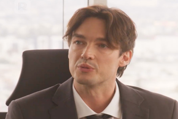 Hold Me In The Dark Lead Actor