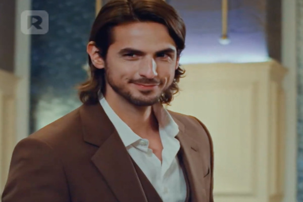 Desired By Two: The Vampire And The Hunter Lead Actor