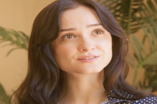 Hold Me In The Dark Lead Actress