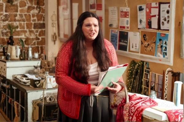 Queen B Strikes Back Reddit