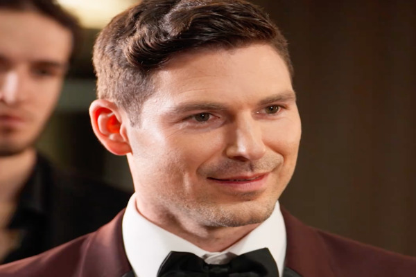 Step Aside I’m The King Of Capital Lead Actor