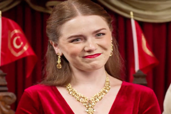 Betrayed Alpha Queen Rises From The Ashes Lead Actress