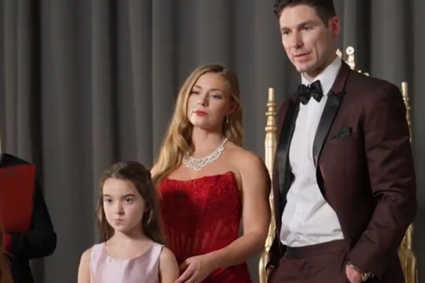 step aside i'm the king of capital actors