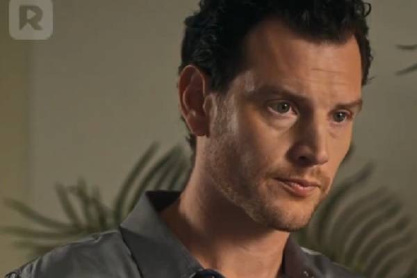 Seducing Mr. Larsen Story