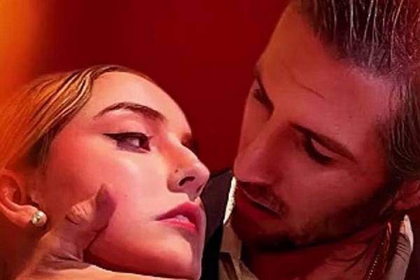 Sophie Holland And Jesse Delancey