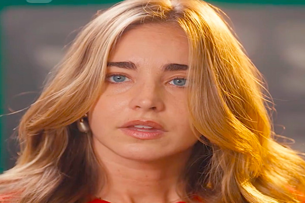 Rented A Billionaire Husband For Christmas Lead Actress