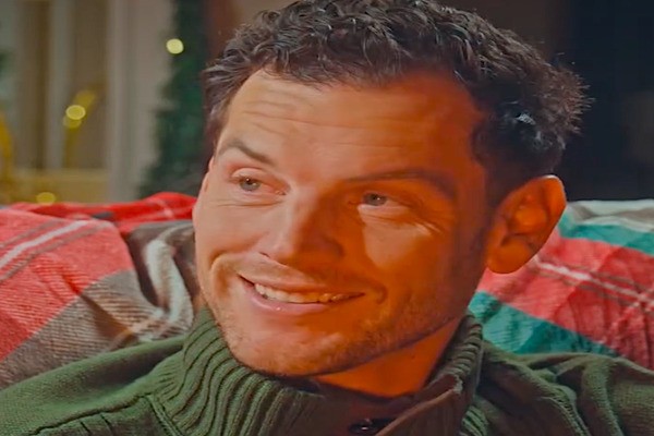 This Christmas I Married A Grease Stained Billionaire Main Actor