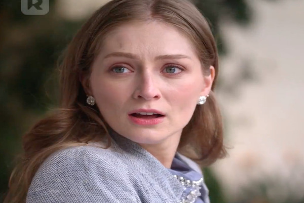 Operation Christmas Trap Lead Actress