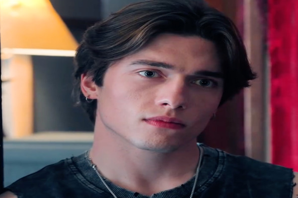 I Hate Him, Yet My Heart Beats Only For Him Lead Actor