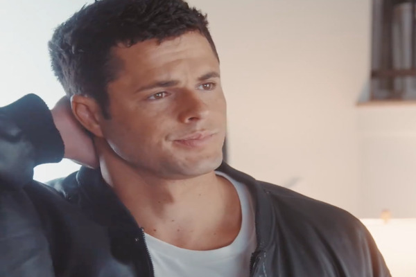 Hating And Loving My Adopted Brother Lead Actor