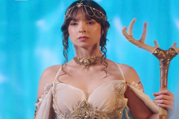 She’s Not Homeless, She’s Healer Goddess Lead Actor