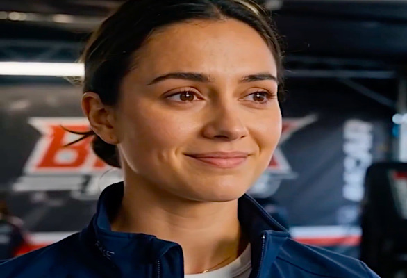 The Vanished Racing Legend Female Lead