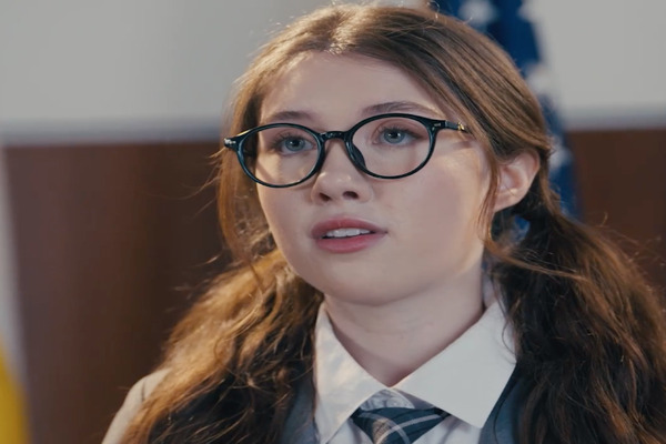 Her Billionaire Father Spoils Her Rotten Lead Actress