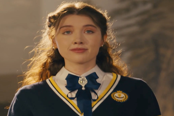 Her Billionaire Father Spoils Her Rotten Male Lead