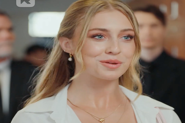 My X-Ray Vision Sees Right Through You Part 2 Lead Actress