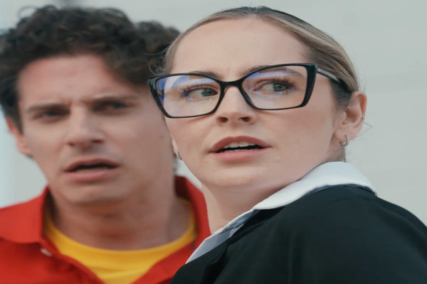 Nothing Escapes My Eyes Supporting Actress