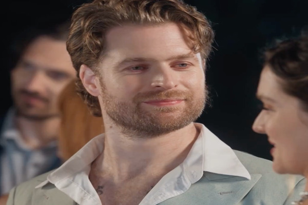 Honey Trapped My Fiancé’s Billionaire Rival Male Antagonist