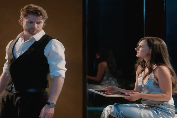 Honey Trapped My Fiancé’s Billionaire Rival Plot