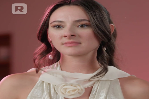 Honey Trapped My Fiancé’s Billionaire Rival Female Lead