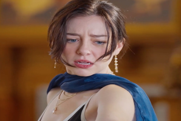Bound by the Past Female Lead