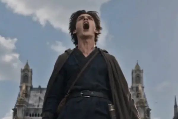 Owen Calling His Dragon in Abandoned Pawn Unrivaled Dragon King Movie