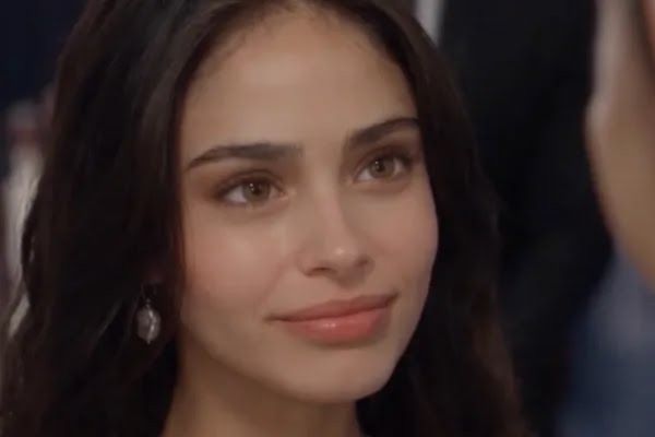 Ava Shaw from You Can't Stop My Super X-Ray Vision Drama