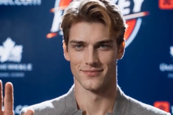 Divorced a Hockey Star Chose His Biggest Rival full story Jace